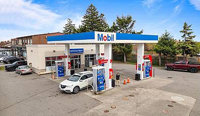 6199 Steeles Avenue W