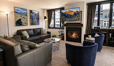 747 W Pacific. Unit 331 Avenue 331`