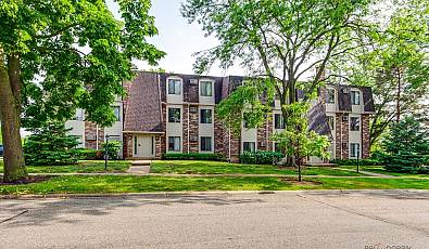 985 S Court Of Shorewood Court 2B