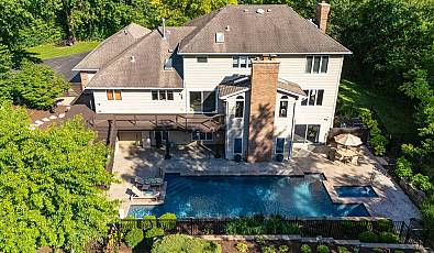 4525 Red Oak Lane