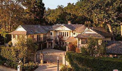 1900 Mandeville Canyon Road