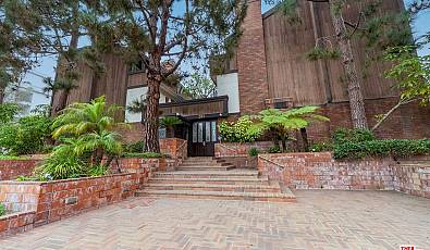 202 San Vicente Blvd