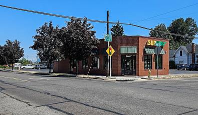 305 SMITH St