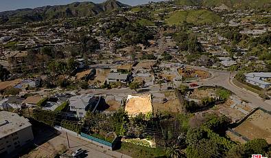 844 Las Lomas Ave