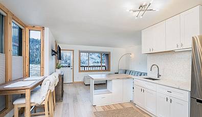 35 Pilot Knob Lane 301