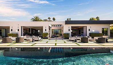 565 Evelyn Place