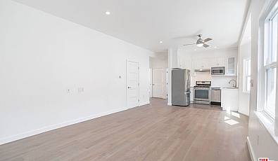 31 Breeze Ave