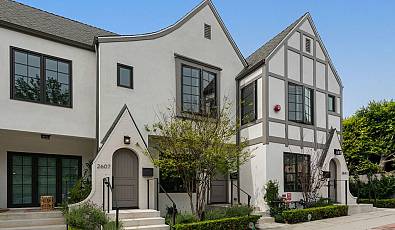 2607 N Beachwood Dr