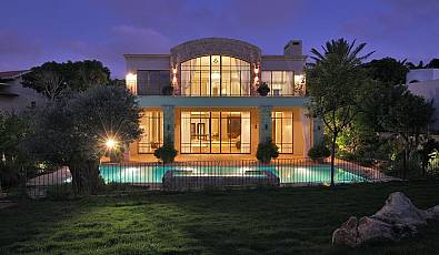 8563 - Luxurious villa in the best street in Herzliya Pituach