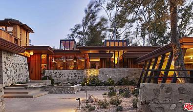 126 Summit Rd