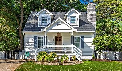 1507 Village Square