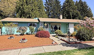 1504 Ne VILLAGE SQUIRE Ct