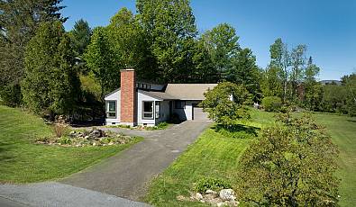 17 Holly Ln