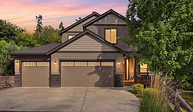 638 N 12TH Ct