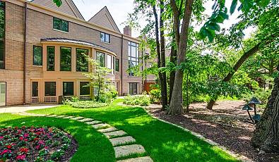 1302 Hawthorne Lane 1302