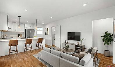 838 Hilldale