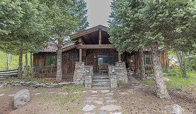 106 E Hinkley Drive