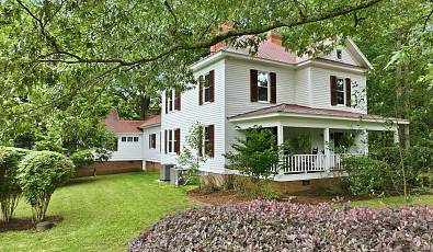 Stately Carolina Four Square Farmhouse