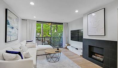 1134 Alta Loma Rd
