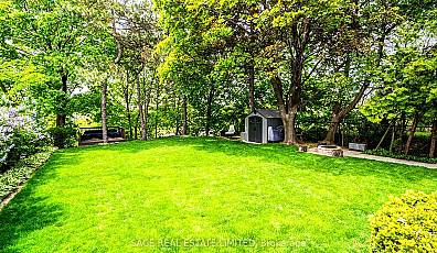 81 Decarie Circle