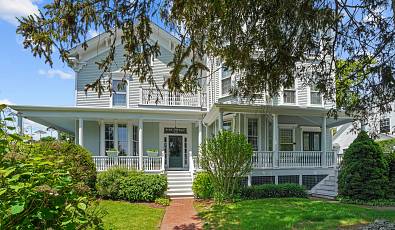 32 Catherine St- In Town Newport Condo