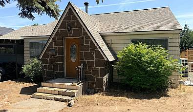 862 NE 8th Street