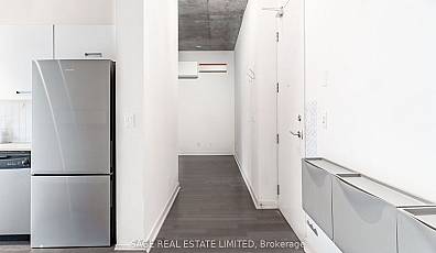 60 Bathurst Street Unit 811