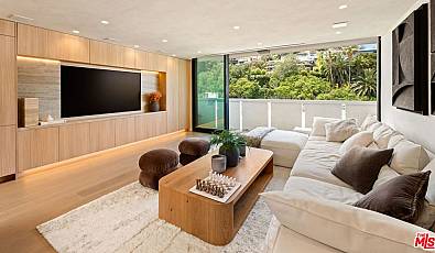 8787 Shoreham Drive 902