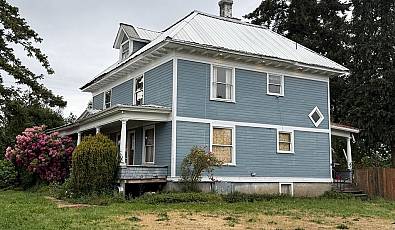 122 S 12TH Ave