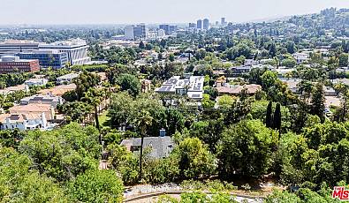 4625 Petit Ave