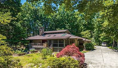 343 Round Hill Road