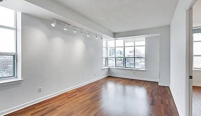 438 Richmond Street Unit 910