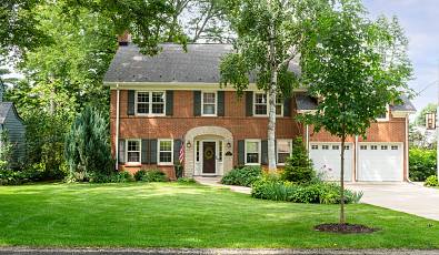 19 Paget, Maple Bluff