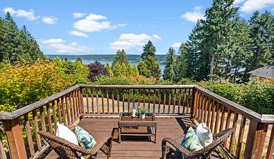 Peaceful Mid-Century Retreat with Sweeping Water Views in Gig Harbor North