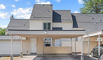 251 Ne VILLAGE SQUIRE Ave 2