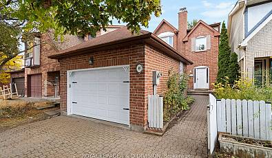 49 Esther Crescent