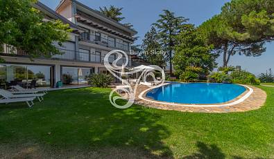 Buy in Sicily Real Estate offers the exclusive sale of a panoramic villa