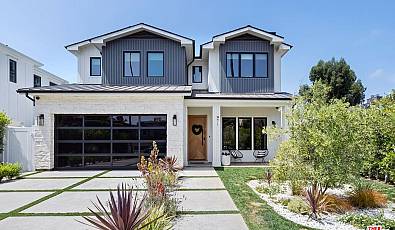 971 S Bundy Dr