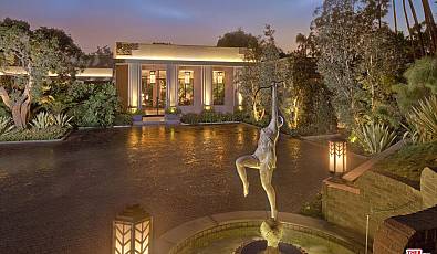 107 Delfern Dr