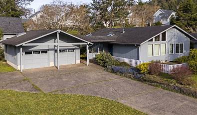 341 COMBS Cir