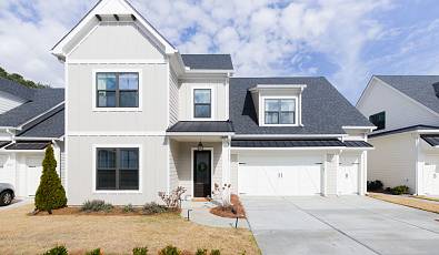 Golf Cart Living Meets Comfort: Pond View Retreat in Peachtree City