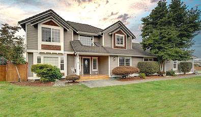 Exceptional Craftsman style home in Puyallup Valley