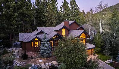 Property Highlight: Luxury Lake View Lodge in Nevada