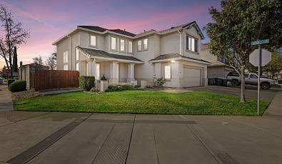 Stunning 2-Story Home in Tracy