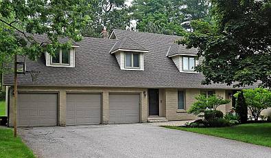 544 Woodland Acres Crescent