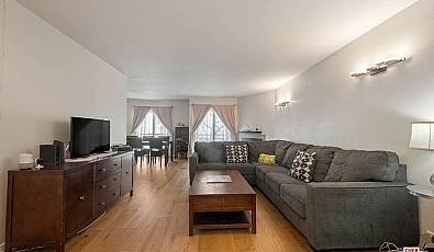 1515 S Beverly Dr