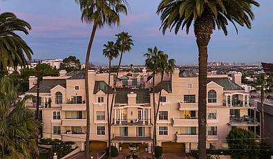 930 N Doheny Drive 305