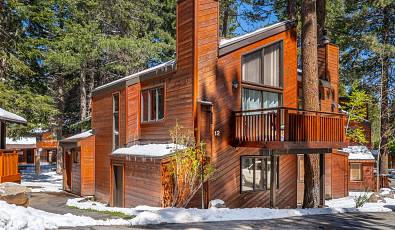 Light Filled 2 bedroom Mammoth Condo 