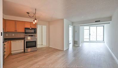 650 Queens Quay Unit 302