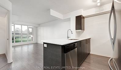 35 Bastion Street Unit 821